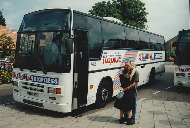 Ambassador Travel 113 (G609 MVG) in Newmarket – 8 Jul 1995 (275-29)