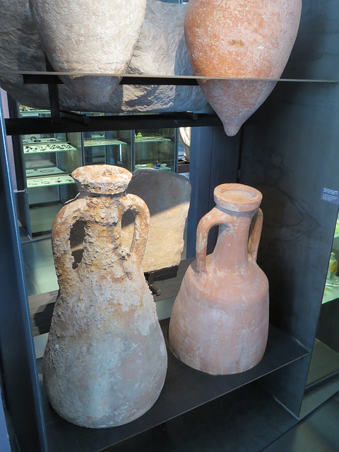 Musée archéologique de Zadar : amphores du port de Zaton.