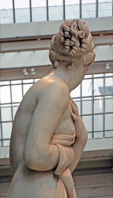 Detail of Venus Italica by Canova in the Metropolitan Museum of Art, July 2016