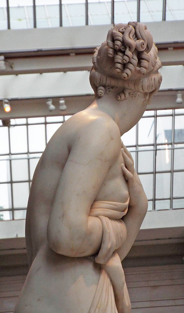 Detail of Venus Italica by Canova in the Metropolitan Museum of Art, July 2016