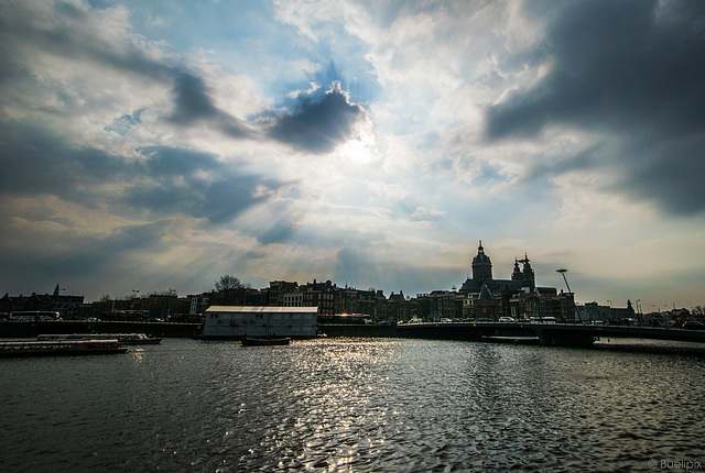 an einem Mittwoch Abend in Amsterdam (© Buelipix)