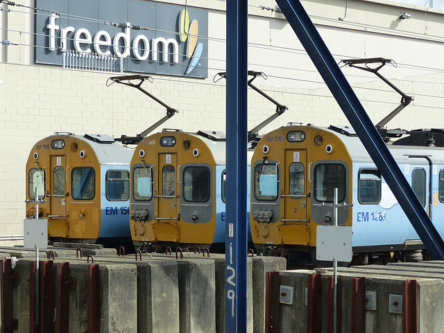Metlink EMUs at Wellington (7) - 27 February 2015