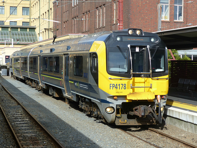 Metlink EMUs at Wellington (9) - 27 February 2015