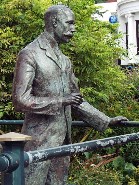 Sir Edward Elgar Statue