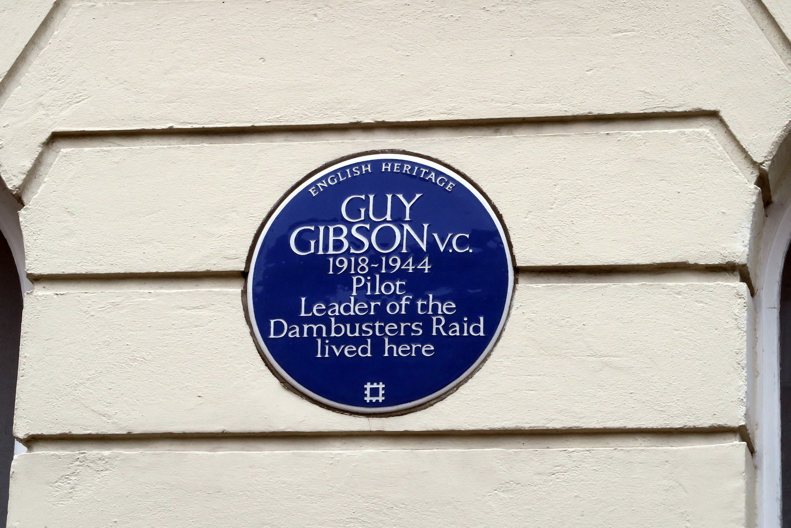 IMG 1026-001-Guy Gibson Plaque