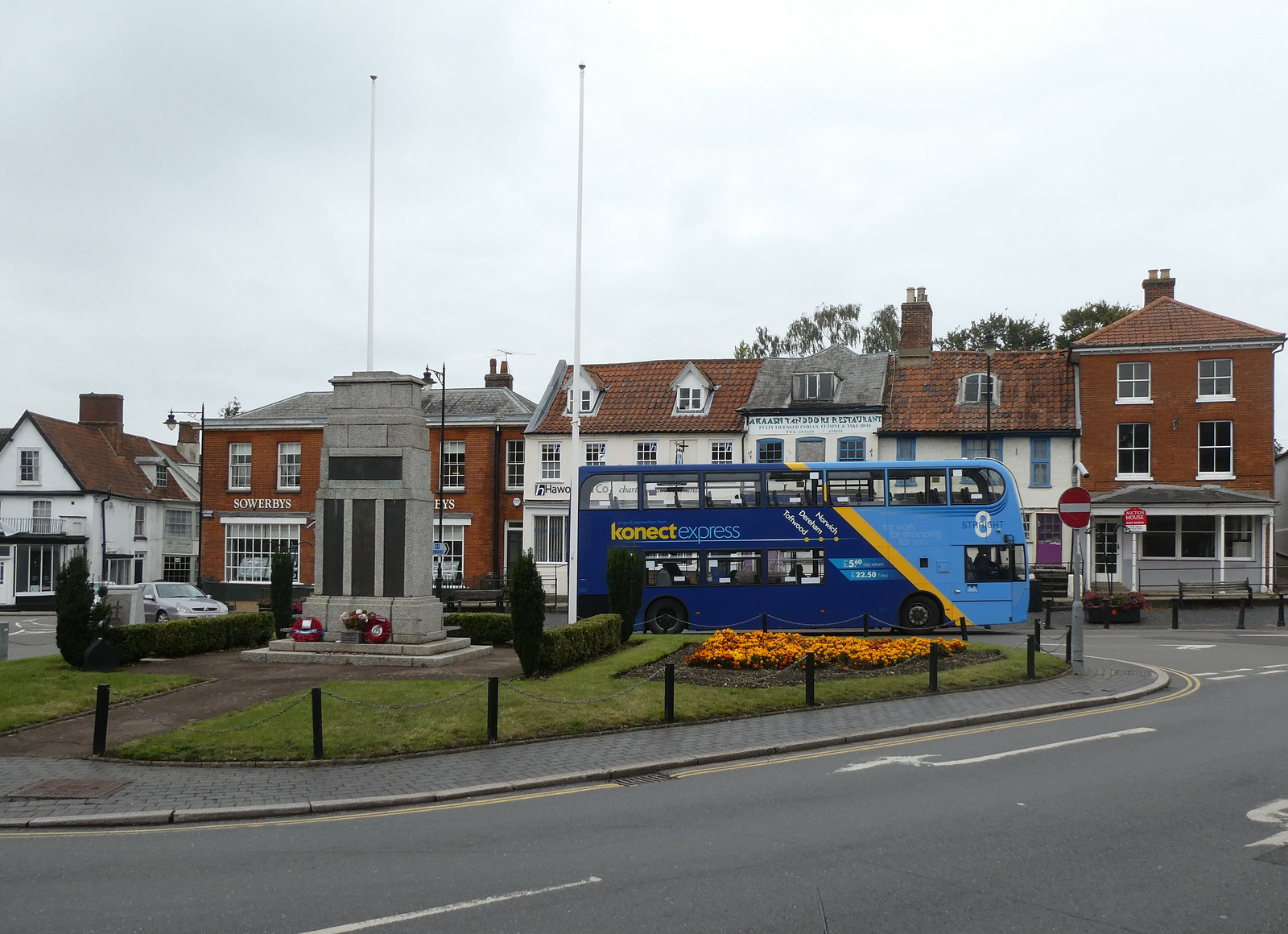 Konectbus 618 (SK15 HKB) in East Dereham - 28 Sep 2020 (P1070837)