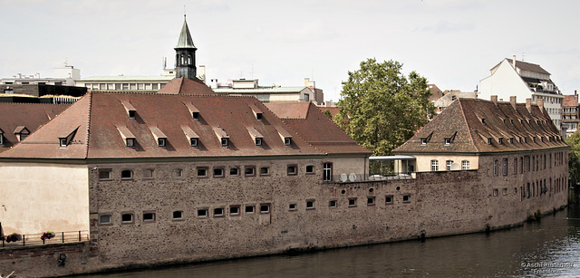 Stroll through Strasbourg 1x PiP Stroll through Strasbourg 1x PiP
