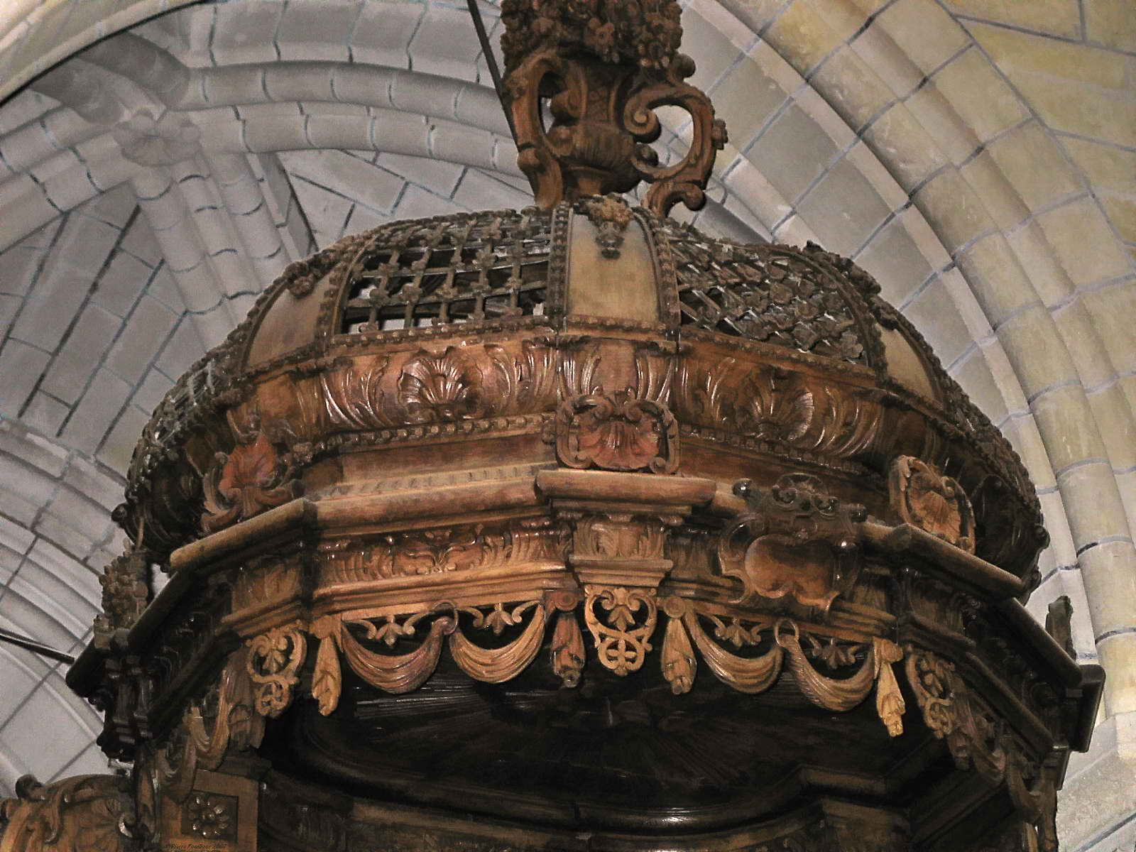 IMG 0811ac Laon Main Nave Pulpit Wood Dome