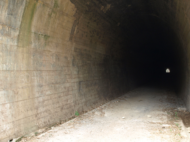 Muntapa Tunnel 272592 Muntapa Tunnel 272592