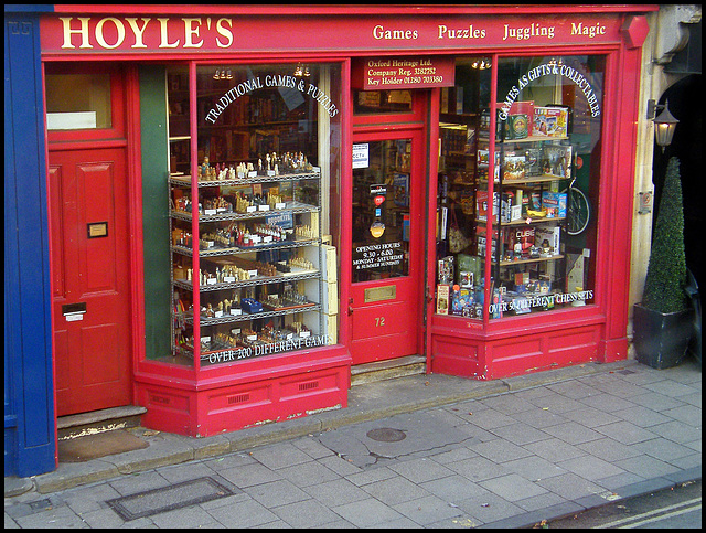 Hoyle's puzzle shop