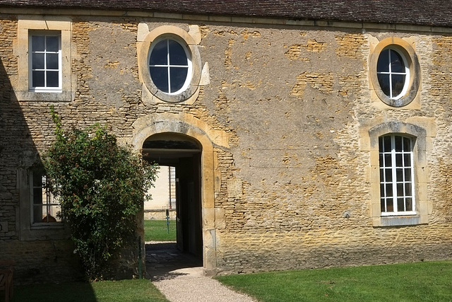 Dépendances du château de Canon