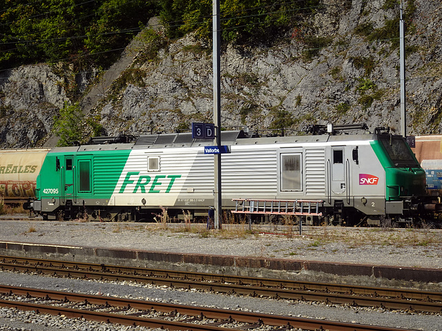 Alstom Prima EL2U/4 der SNCF FRET im Bahnhof Vallorbe