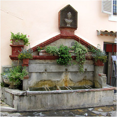 Une Fontaine du Sud ...