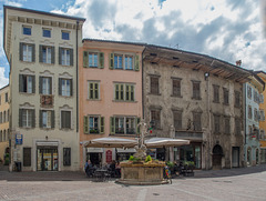 Piazza Cesare Battisti mit Neptunbrunnen