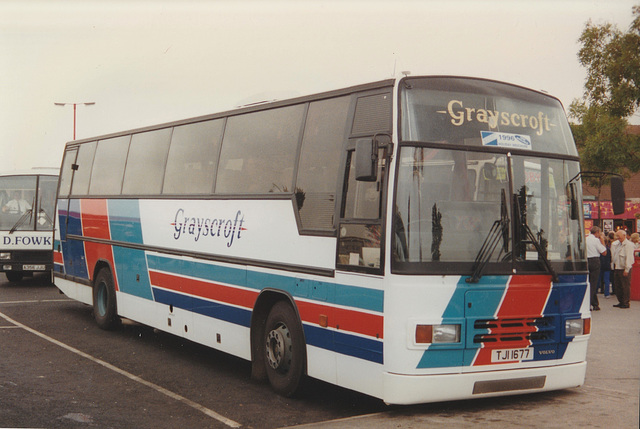 Grayscroft Coaches TJI 1677 (G382 REG) at Ferrybridge – 6 Sep 1996 (326-13)