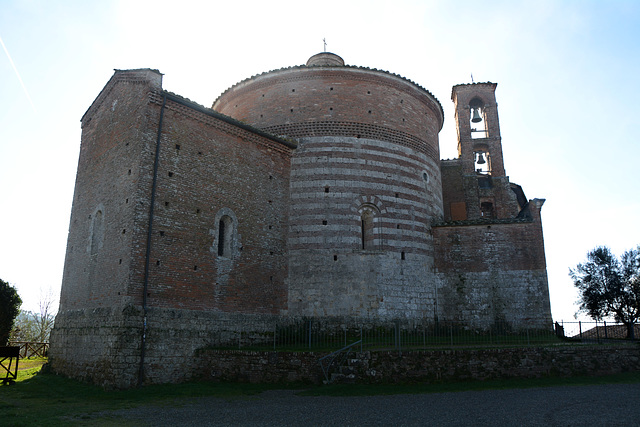 Italy, Cappella di San Galgano ( shot contre jour)