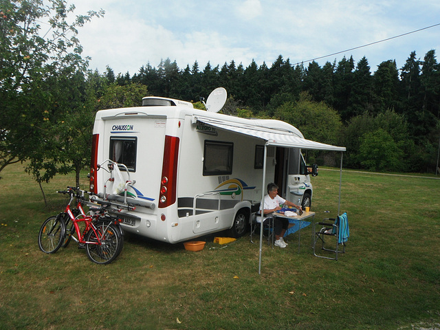 02-Le Camping