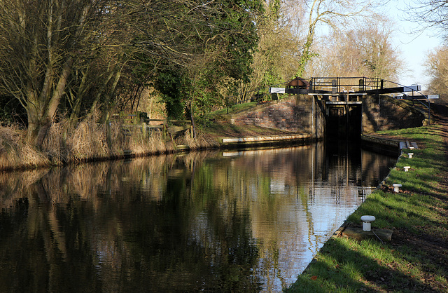 Approach to Aston Lock 2 showing the Balance Beams