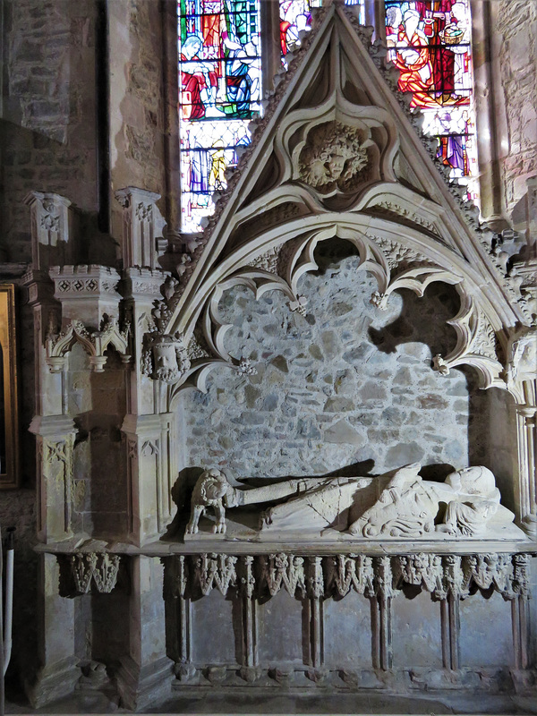 winchelsea church, sussex  c14 tomb of stephen alard +1330