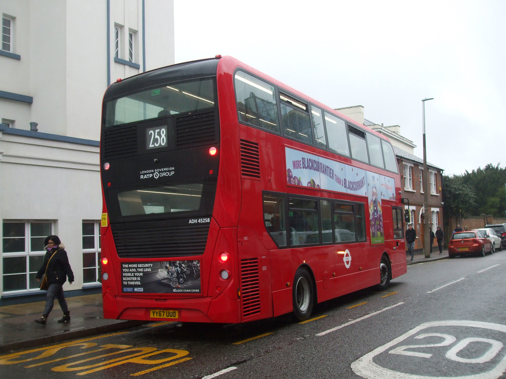 DSCF1268 London Sovereign (RATP Group) ADH45258 (YY67 UUO) in Watford - 8 Apr 2018