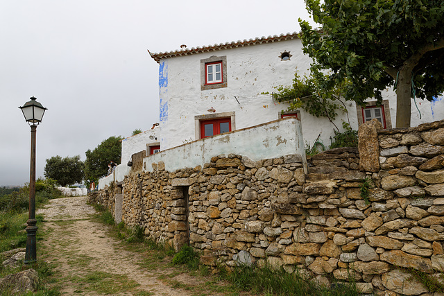 Mata Pequena, Portugal