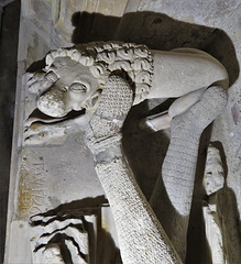 winchelsea church, sussex (37) lion on c14 alard tomb