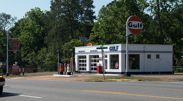 Quincy restored Gulf Station (#0586)