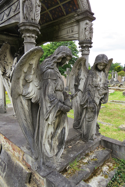 putney vale cemetery, london