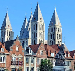 Belgique/België/Belgium : la cathédrale aux 5 clochers