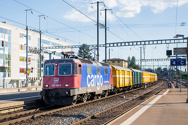 120616 Re420 Cargo Morges