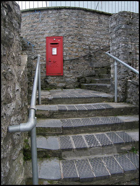 wheelchair-unfriendly post box