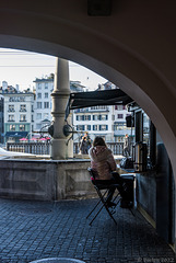 Zürich - unter den Arkaden am Limmatquai (© Buelipix)