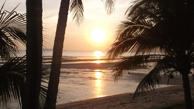 Coucher de soleil insulaire à saveur thaïlandaise