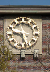 An der Süd-Ostfassade....