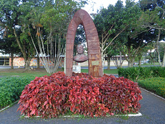 DSC06655 - escultura do Prof. Henrique da Silva Fontes