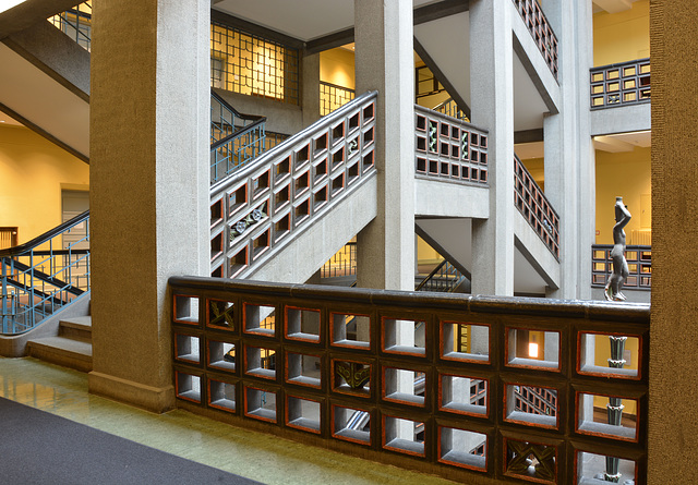 Galerie undTreppen ....