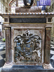 st mary's church, warwick (77)heraldry on c16 tomb of ambrose dudley, earl of warwick +1590