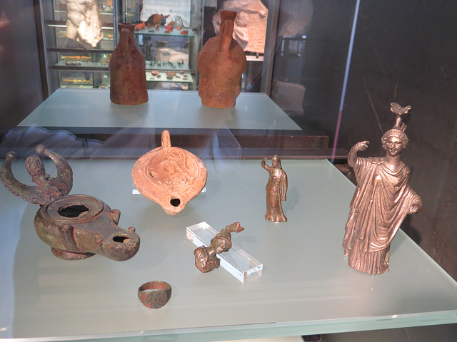 Musée archéologique de Zadar : objets votifs.