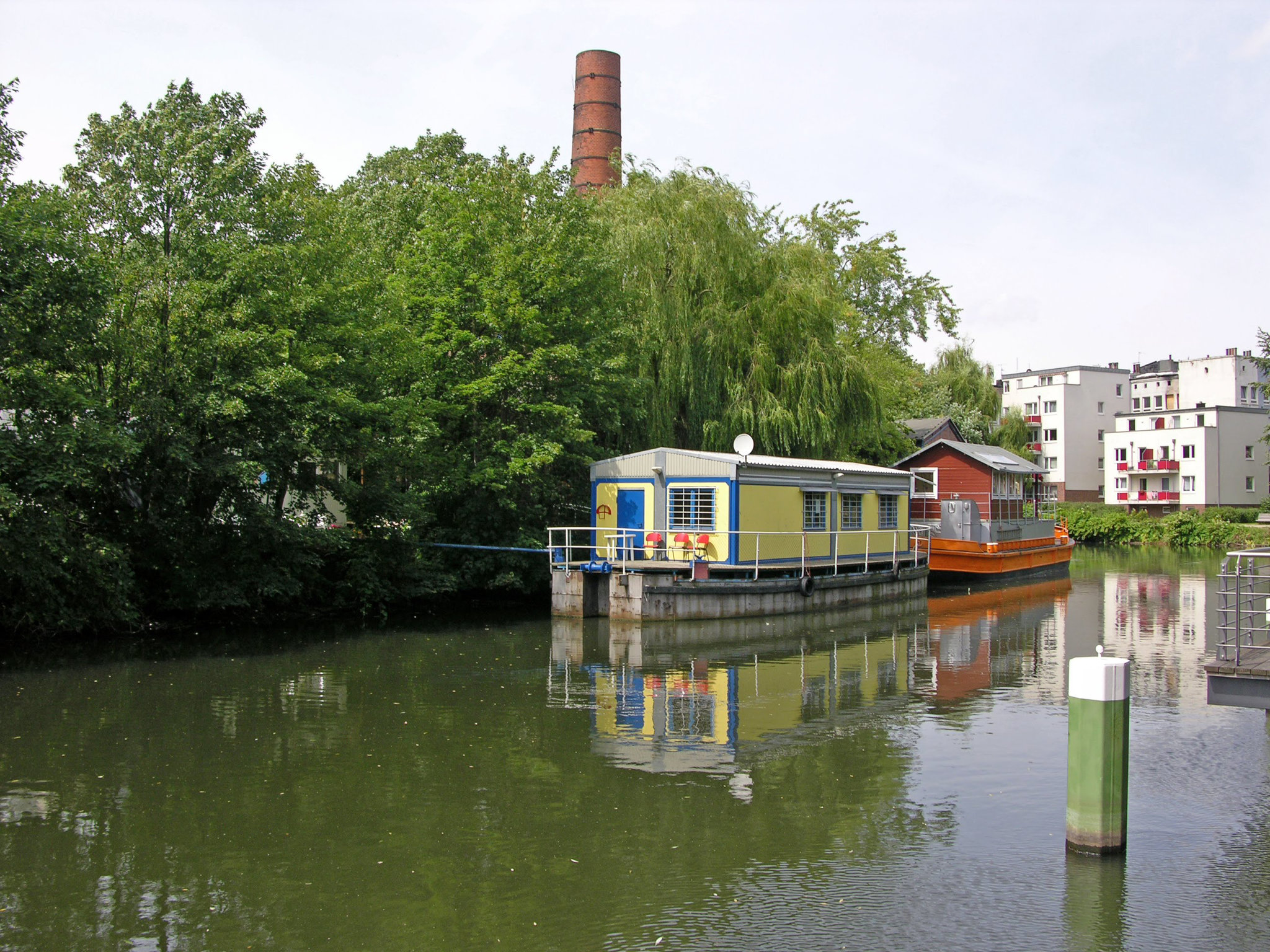 Wohnen am und auf dem Wasser