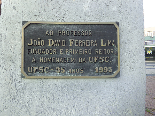 DSC06661 - escultura do Prof. João David Ferreira Lima