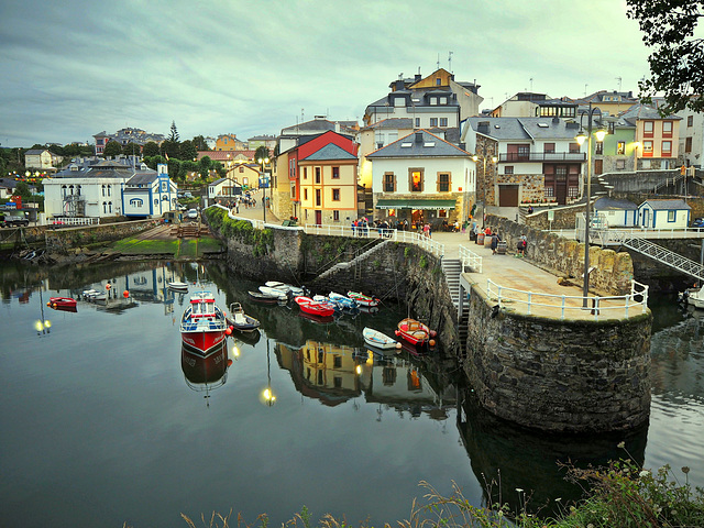 A WHALING PAST (ASTURIAS) )