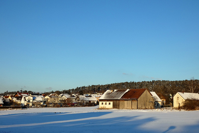 Blick zum Neuhierl-Hof und Haidhof