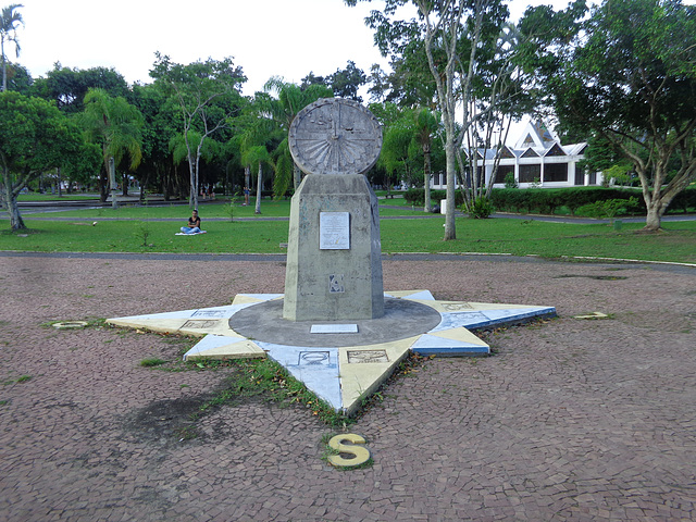 DSC06664 - escultura Relógio de Sol