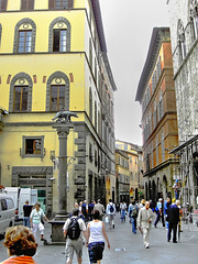 Siena. Piazzetta Luigi Bonelli. ©UdoSm