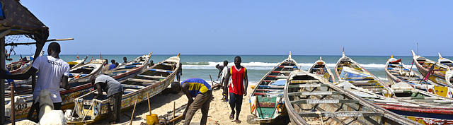 Pêcheurs sur la plage de Guet Ndar