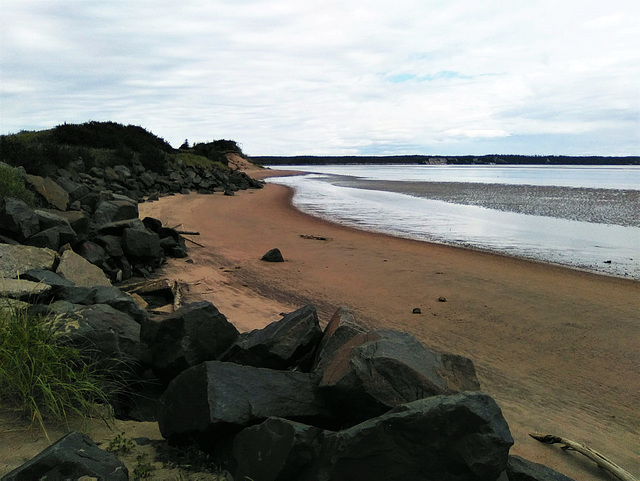 Rocky beach / Plage rocheuse