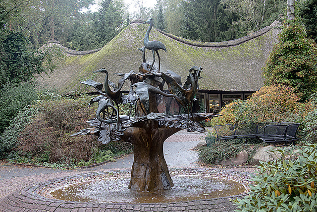 20140926 5518VRAw [D~SFA] Vogeldenkmal, Vogelpark, Walsrode