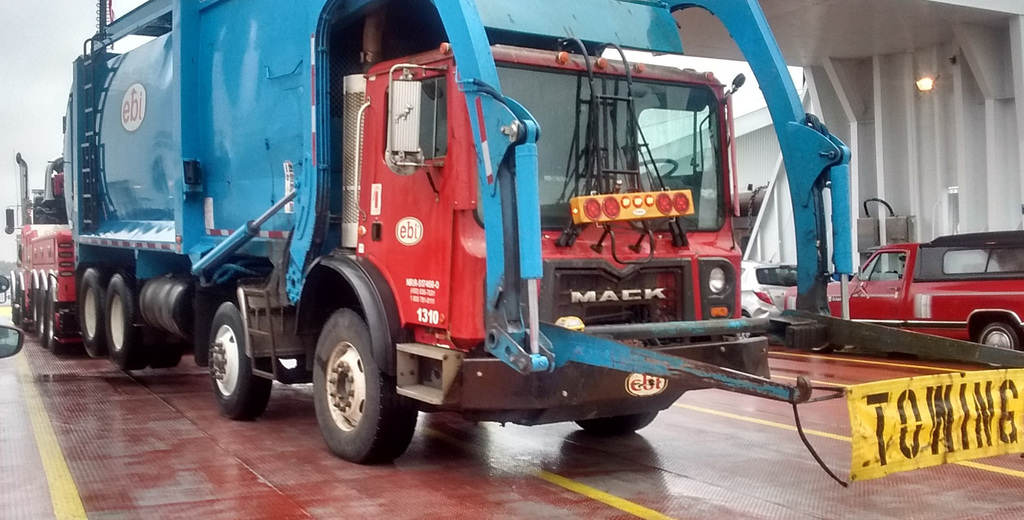 Towing Mack en traversée