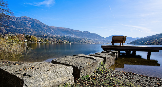 Der Weg hinaus auf die Aussichtsbank am Millstätter See :))  The way out to the viewing bench at Lake Millstätter See :))  La sortie vers le banc d'observation du lac Millstätter :))