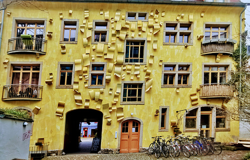 Hof des Lichtes - Korto de lumo -Kunsthofpassage Dresden